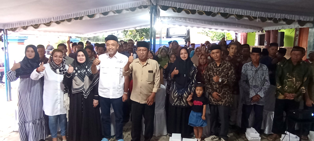 Mirza Ananta bersama kader dan masyarakat di Dukuh Ngampungan, Desa Ngampel
