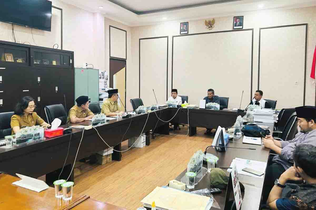 Komisi I DPRD Kabupaten Pasuruan menggelar rapat dengar pendapat dengan Badan Keuangan dan Aset
