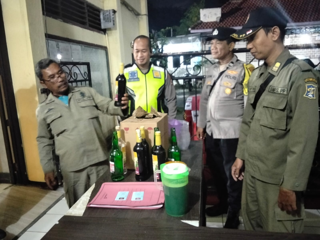 Minuman keras yang diamankan Polsek Kenjeran