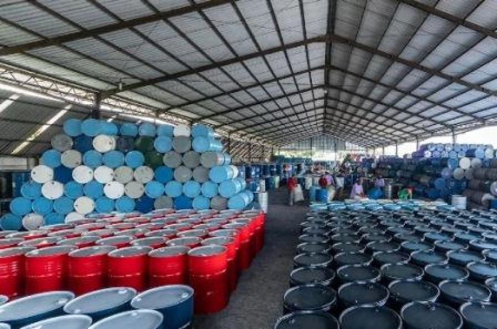Drum rekondisi di PT Barrel Jaya Abadi