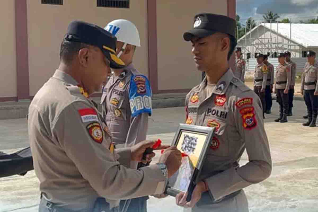 Kapolres Sabu Raijua mencoret foto AIPDA E.R.J