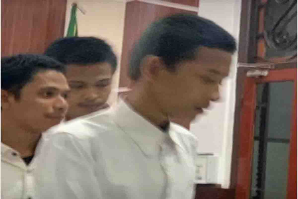 Bagus Aji, Fikri Alfarisi, dan Ahmad Mustafid