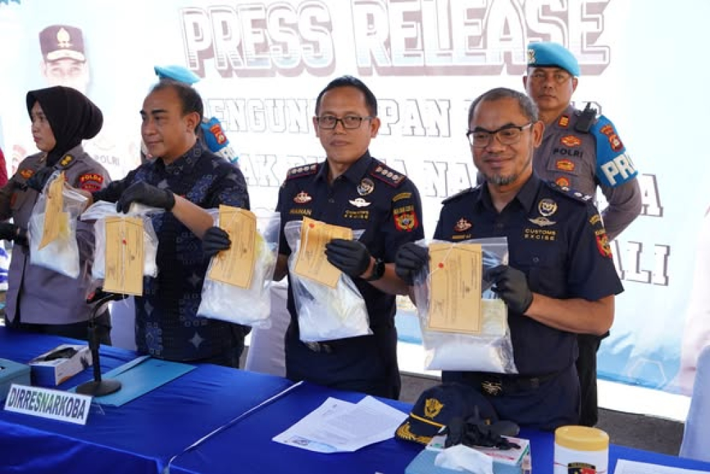 Konpers kasus penyelundupan narkotikan oleh Bea Cukai dan Polda Bali