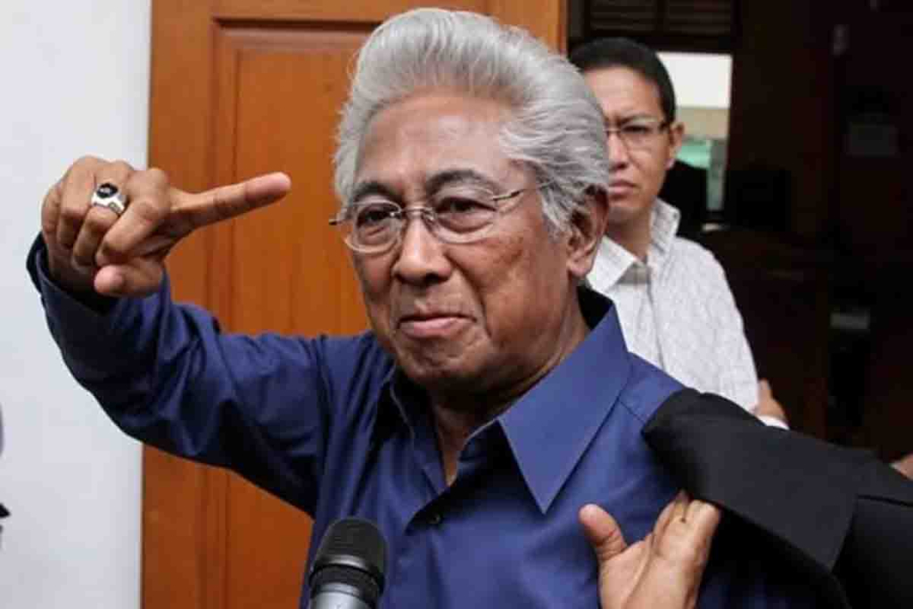 Adnan Buyung Nasution