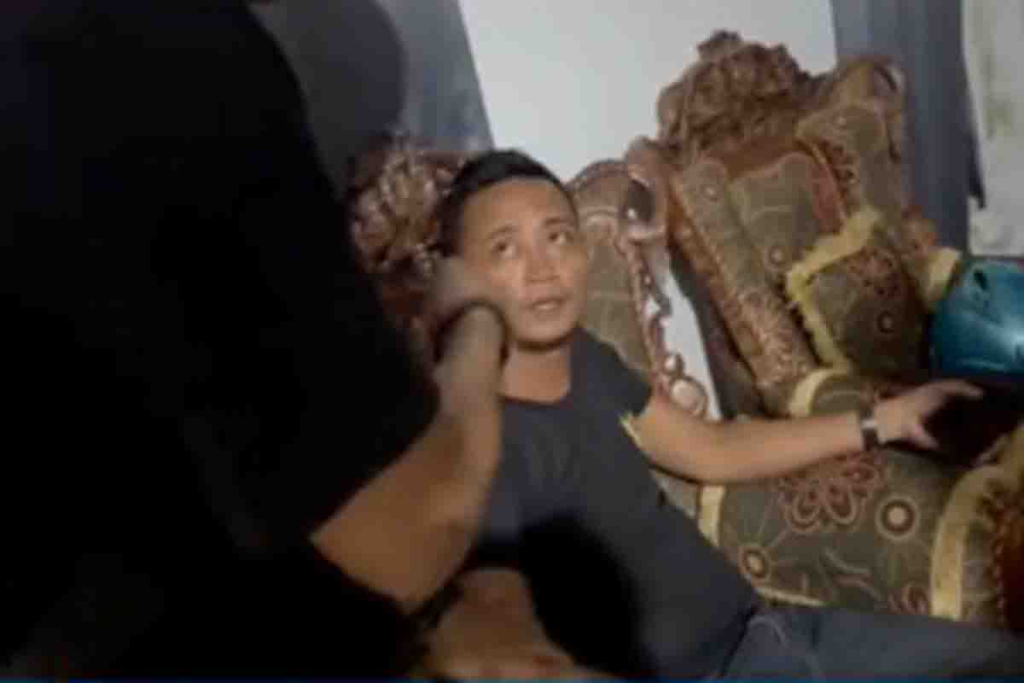 AS saat ditangkap Satreskrim Polres Sampang