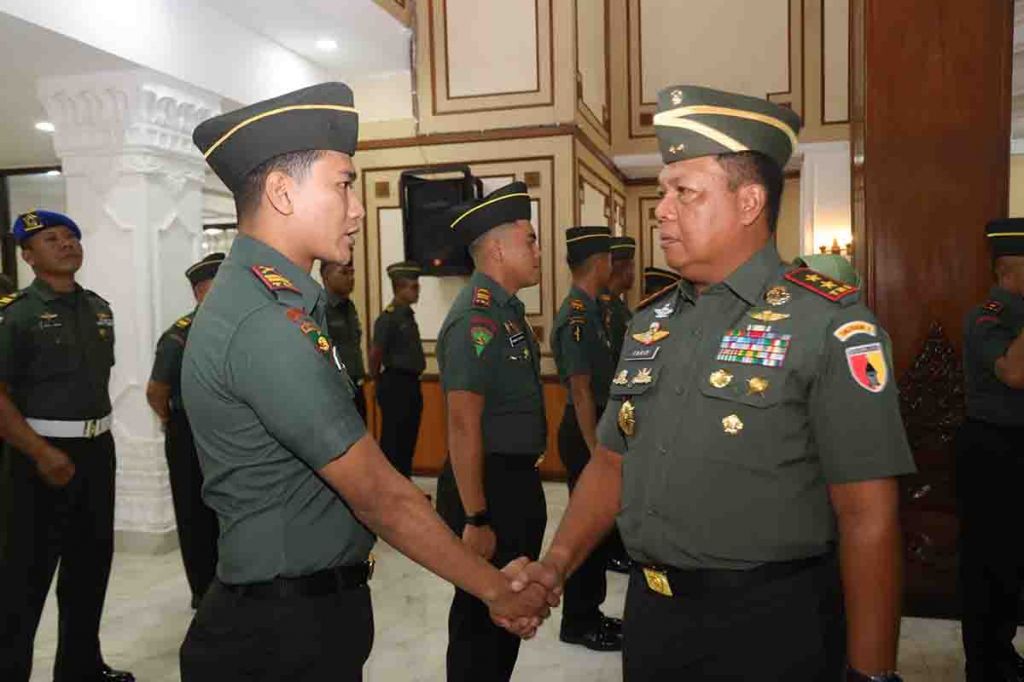 Ratusan Perwira Kodam Brawijaya naik pangkat