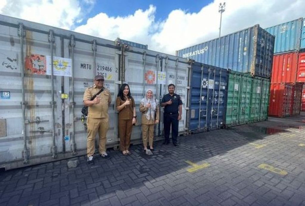 Ekspor komoditas damar milik Parshu Indonesia