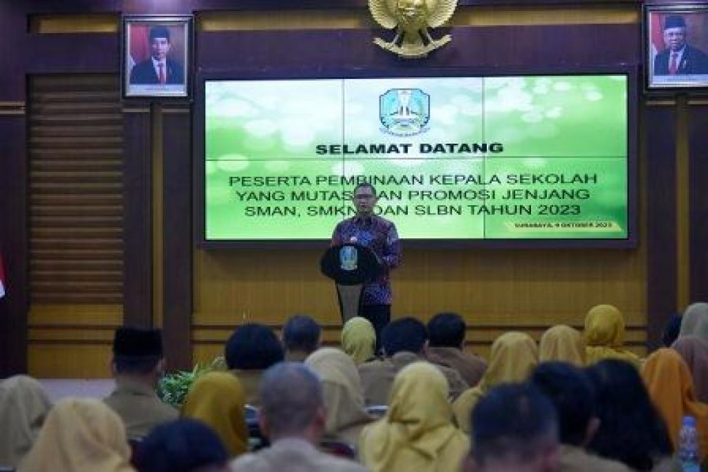 Pembinaan kepada 184 kepala SMA, SMK dan SLB yang dilantik Gubernur Jawa Timur