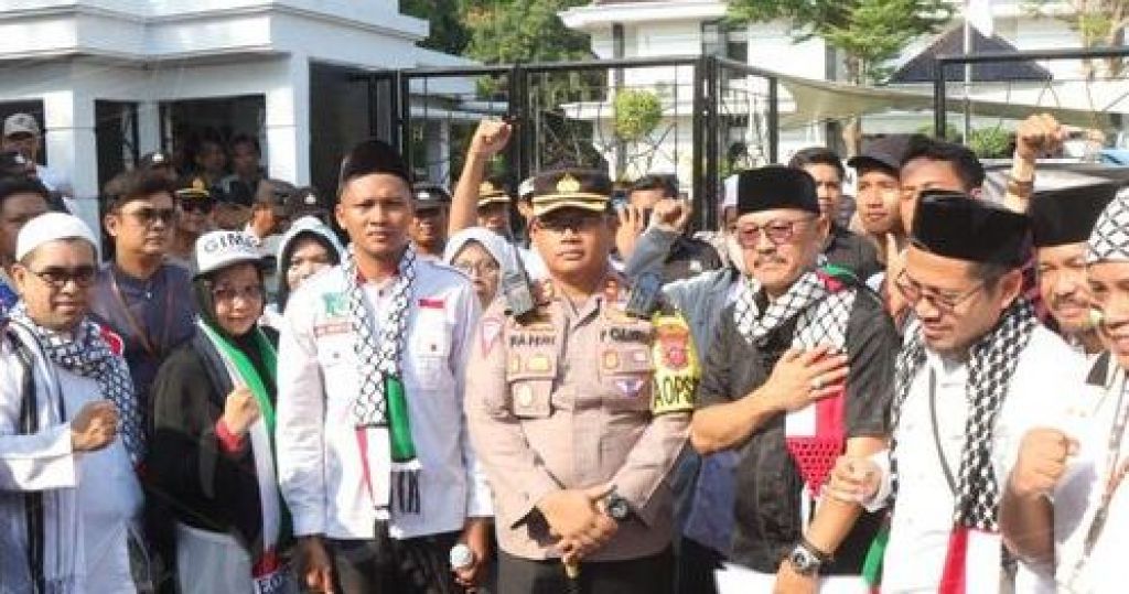 Polres Indramayu sukses menjalankan tugas pengamanan dalam rangka Aksi Damai Solidaritas dan Penggalangan Dana 