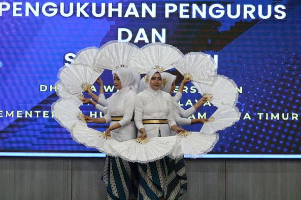 Salah satu penampilan penyaji dalam pengukuhan Dharma Wanita Persatuan Kanwil Kemenkumham Jatim