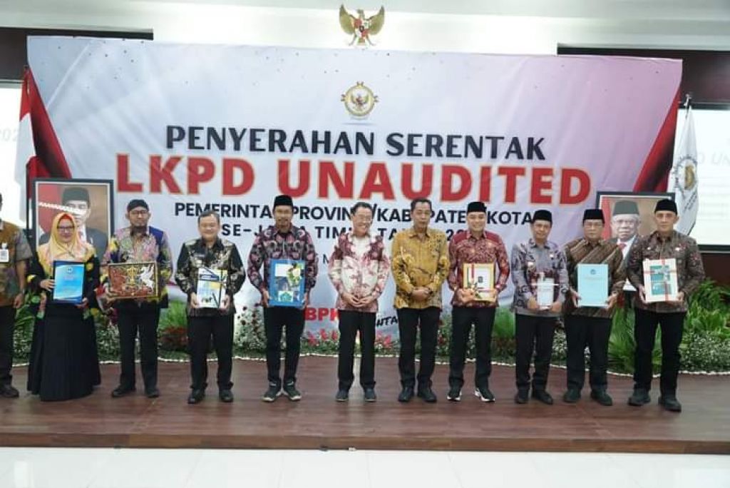 Penyerahan LKPD ke BPK Perwakilan Jatim