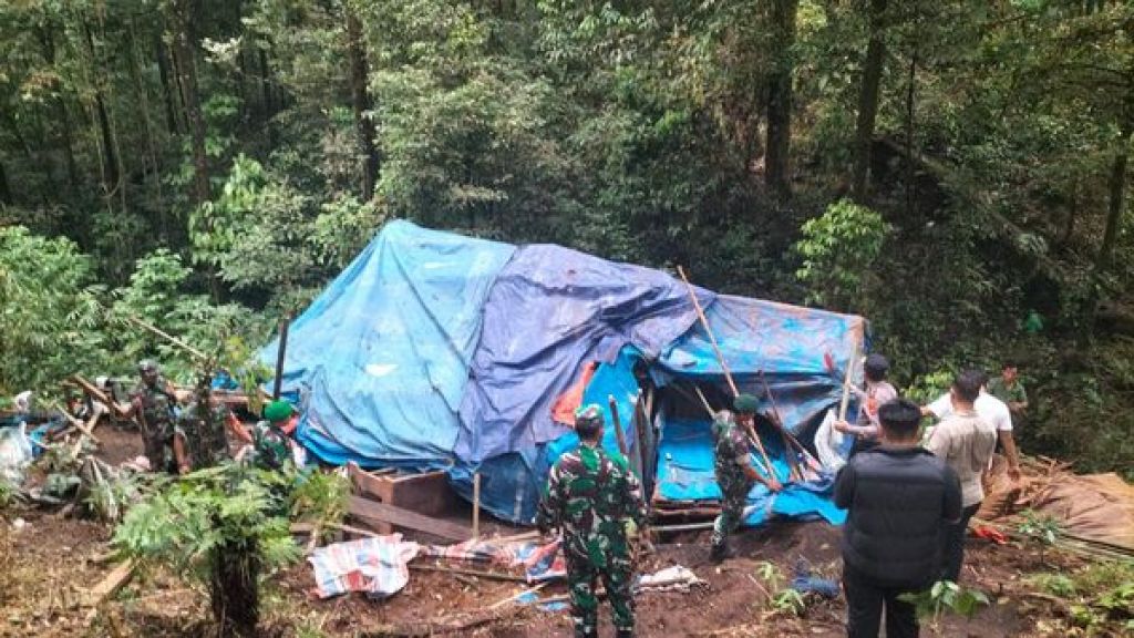 Gubuk narkoba dan judi di sepanjang Jalan Medan-Berastagi