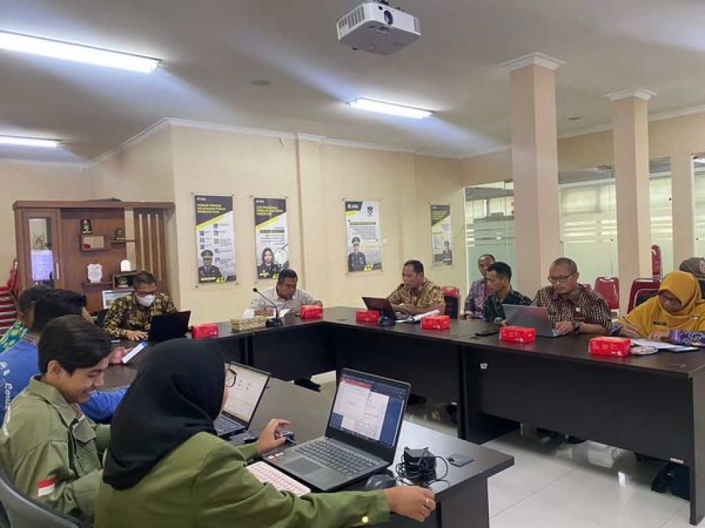 Rapat Pengharmonisasian, pembulatan dan pemantapan Konsepsi Dua Produk Hukum Daerah di Wilayah Jawa Timur