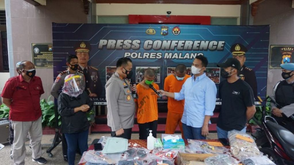 Press release kasus perampokan disertai pembunuhan di Polres Malang
