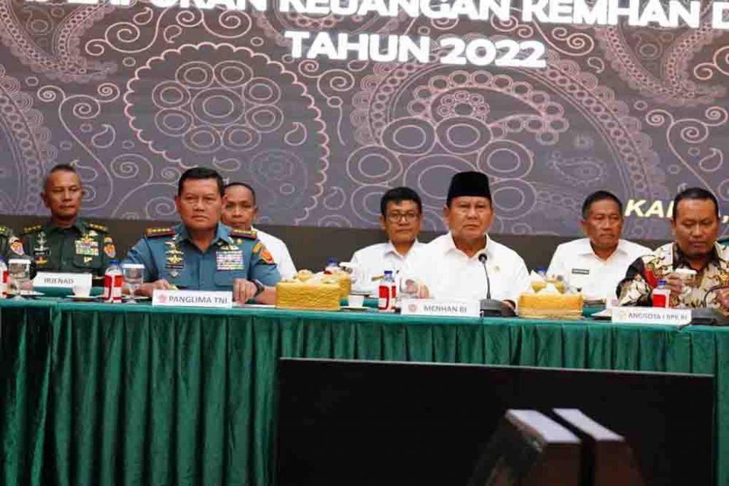 Penyerahan LHP Atas Laporan Keuangan (LK) Kementerian Pertahanan Tahun 2022