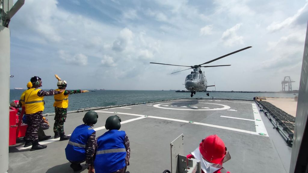 Uji fungsi Helideck KRI Bung Karno 369 di Dermaga Bintang 99 