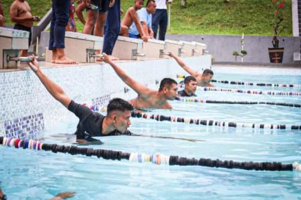  Lomba renang warga Komplek Lantamal IX