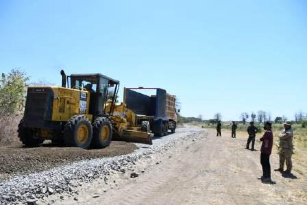 Pembangunan infrastruktur berupa pengerasan atau pengaspalan jalan untuk kendaraan tempur