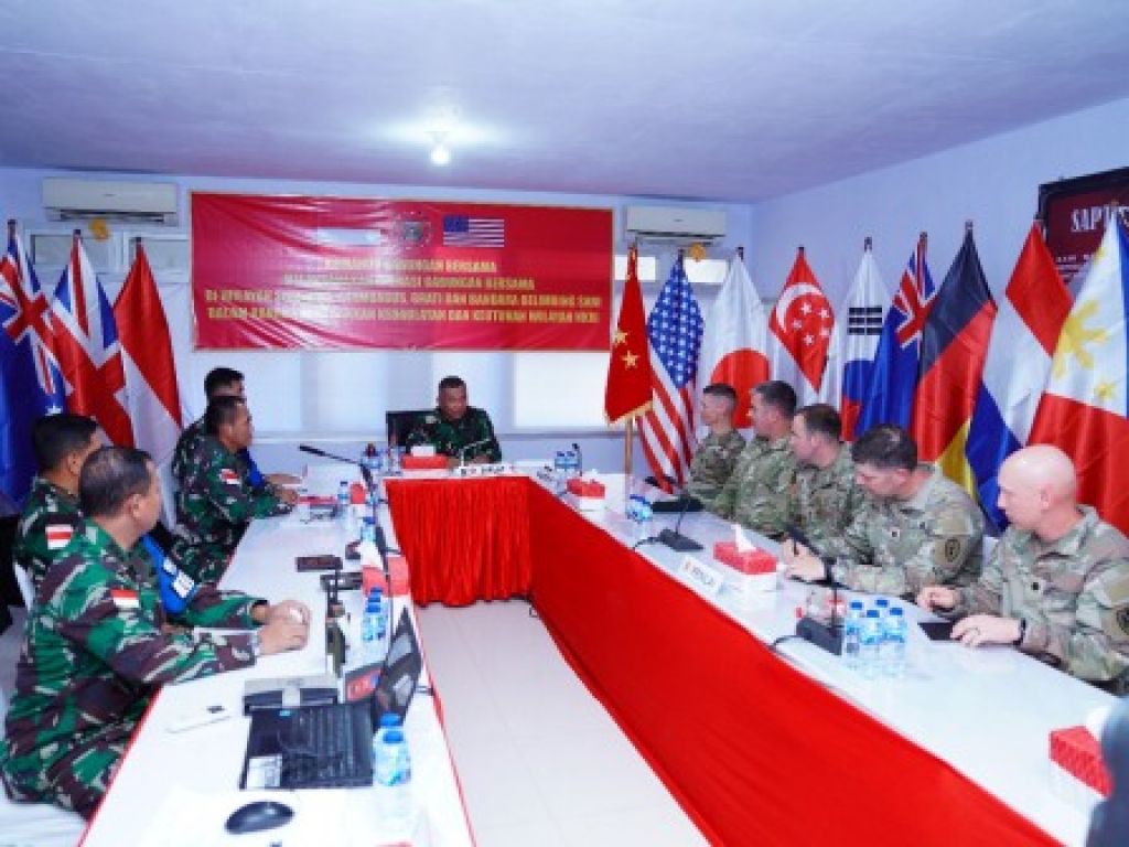 Pertemuan di Pos Komando Latihan (Poskolat), Puslatpur 5 Marinir, Baluran Situbondo,