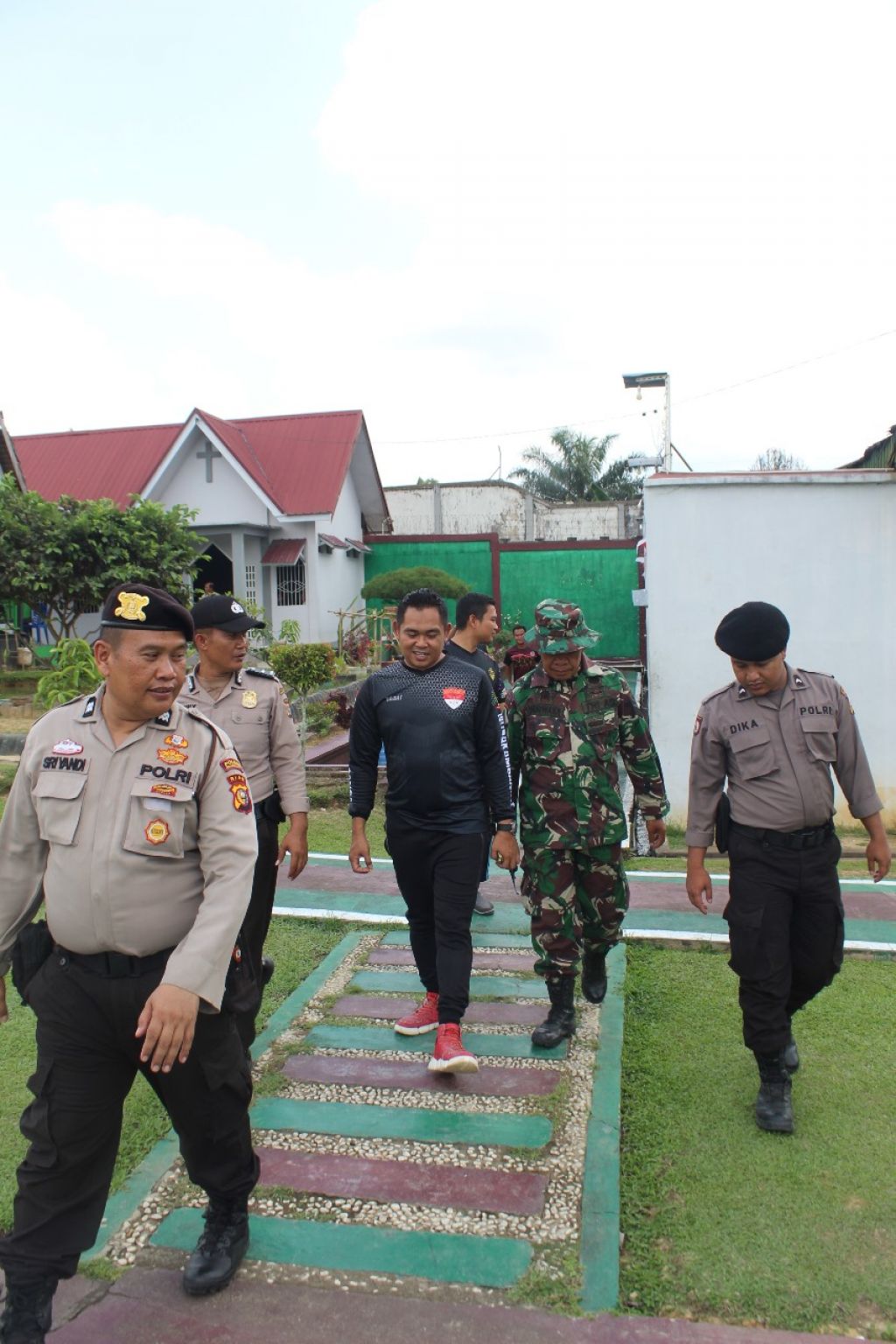 Kunjungan Polsek Rengat dan Koramil ke Rutan Rengat