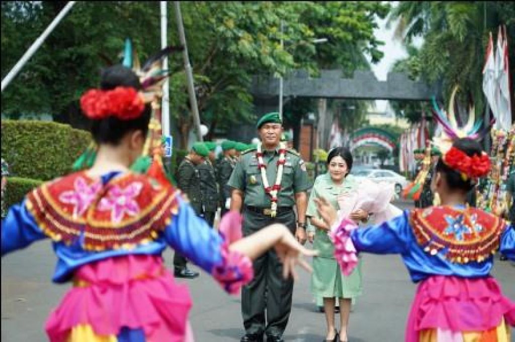 Komando Kepemimpinan Kepala Pusat Zeni Angakatan Darat (Kapusziad) berpindah tangan