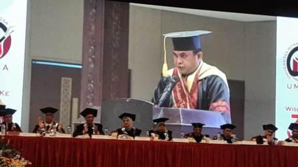 Kolonel Laut (T) Tjatur Hendrawidjaja yang meraih predikat cumlaude