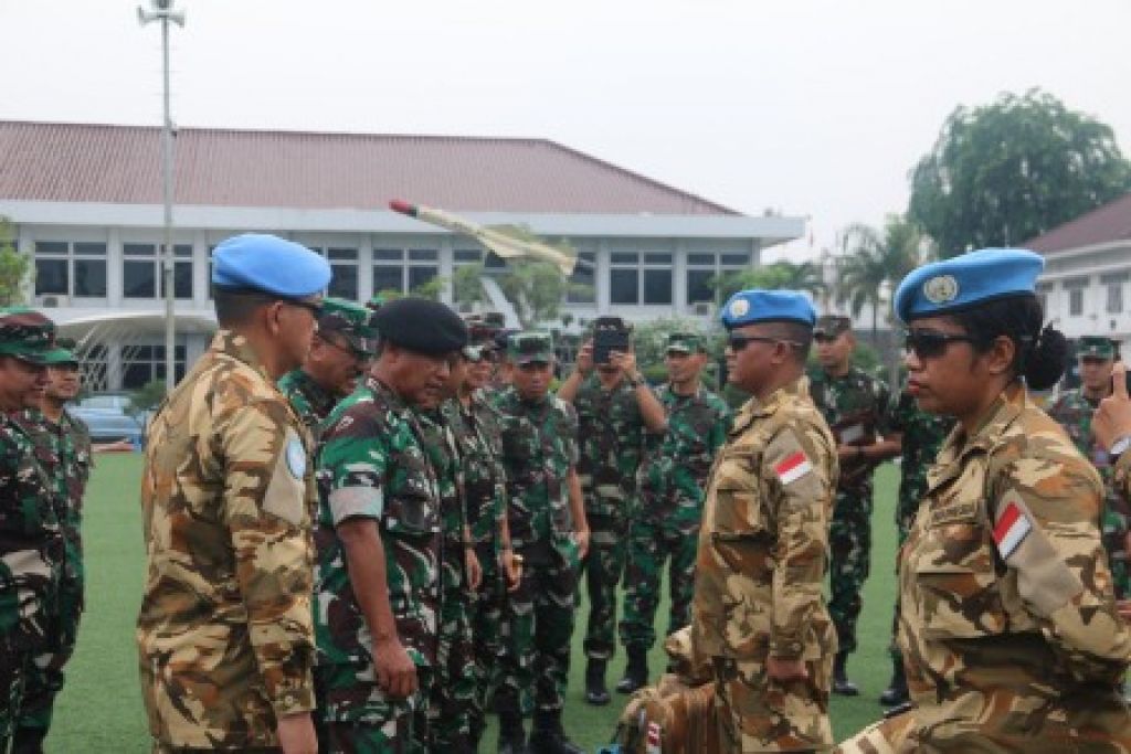 omandan PMPP TNI Laksda TNI Retiono Kunto Haridiningtias memeriksa Kesiapan Operasi Satgas MTF TNI