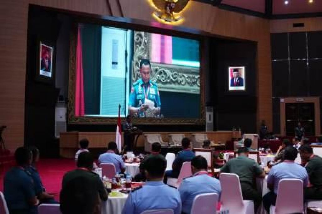 Rakor Staf Ahli yang  mengambil tema "Peran Staf Ahli Dalam Pengambilan Keputusan" 