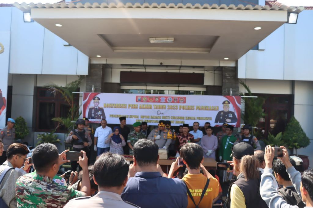 Kapolres Pamekasan, AKBP Jazuli Dani Iriawan memaparkan capaian kinerja sepanjang tahun 2023 