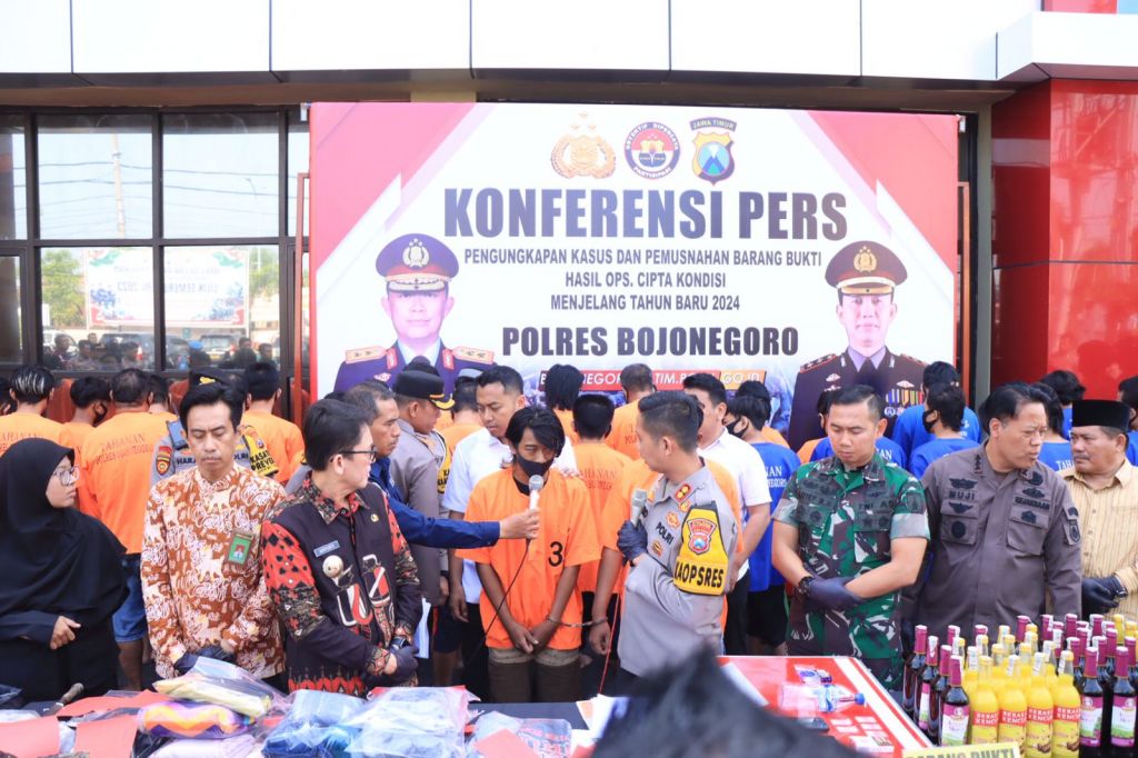 Kapolres Bojonegoro didampingi jajaran forkopimda Bojonegoro 