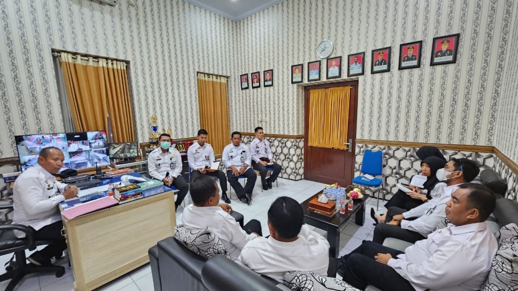 Briefing pagi Jajaran Struktural yang dilaksanakan di Ruang Kalapas Kelas IIB Jombang