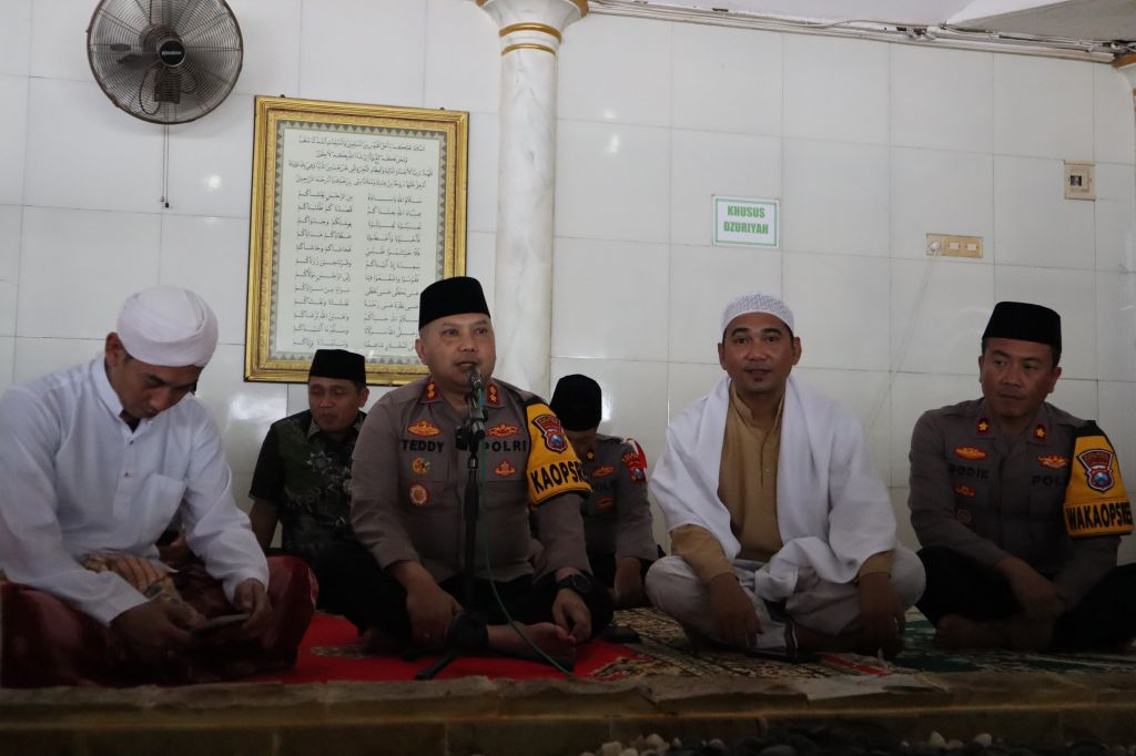 Kapolres Kediri Kota silaturahmi ke Ponpes Al Mahrusiyah Lirboyo
