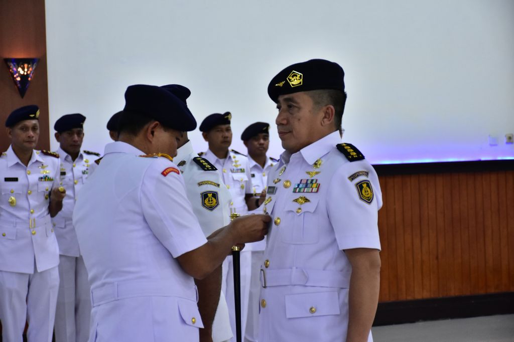 Kolonel Laut (P) Ma'arif resmi menjabat Direktur Personel Pusat Penerbangan TNl Angkatan Laut