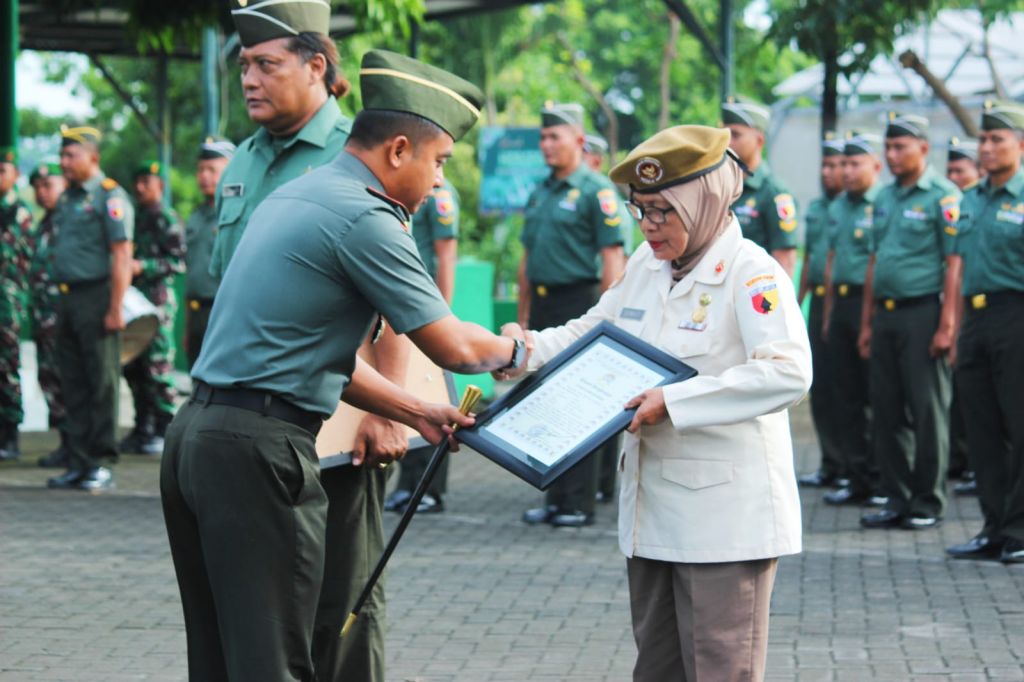 Letkol Inf Guntung Dwi Prasetyo memimpin acara perpisahan