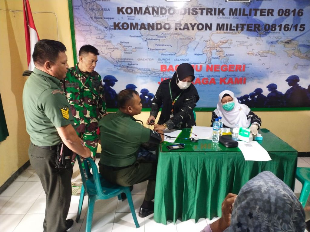 Pemeriksaan kesehatan (rikkes) yang dilaksanakan oleh Tenaga Kesehatan Puskesmas Sukodono d