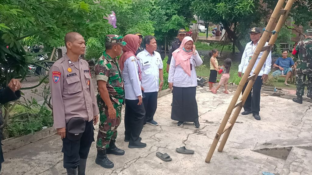 Danramil Taman bersama Forkopimka meninjau 2 Lokasi terjadinya angin puting beliung