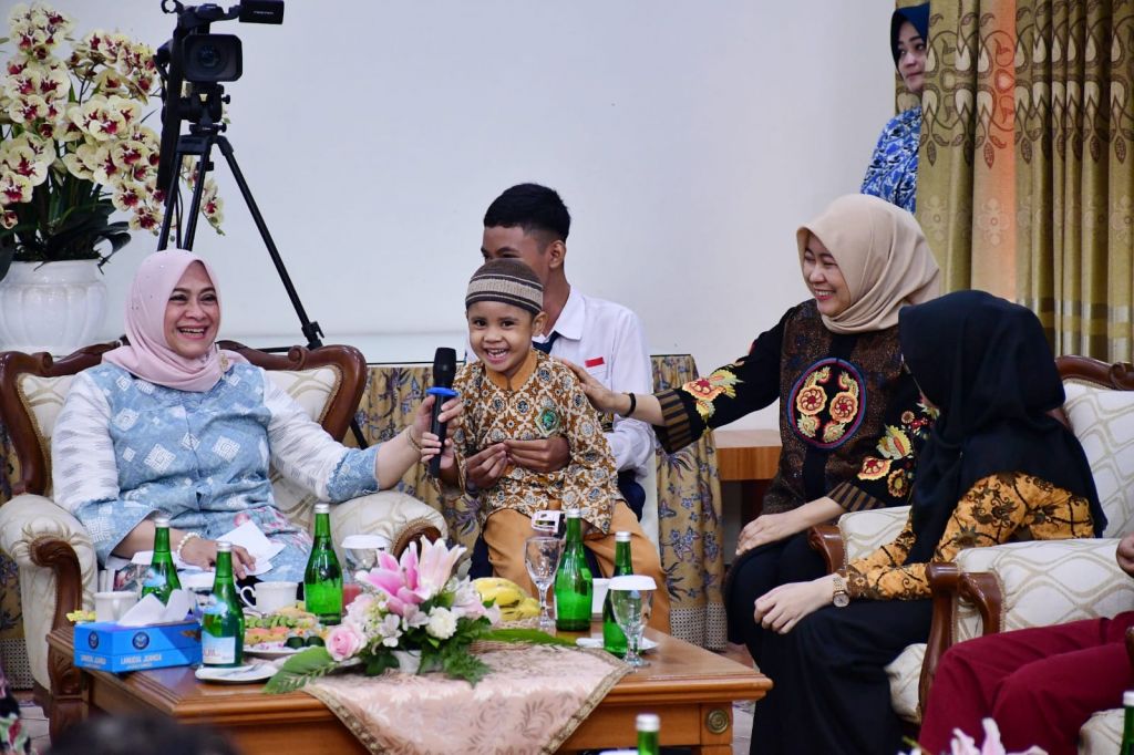 Istri Panglima TNl Jenderal TNl Agus Subiyanto