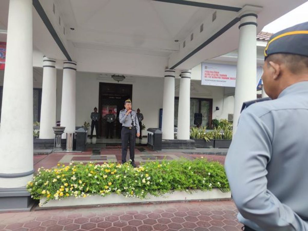 Kadiv Yankumham Jatim, Nur Ichwan