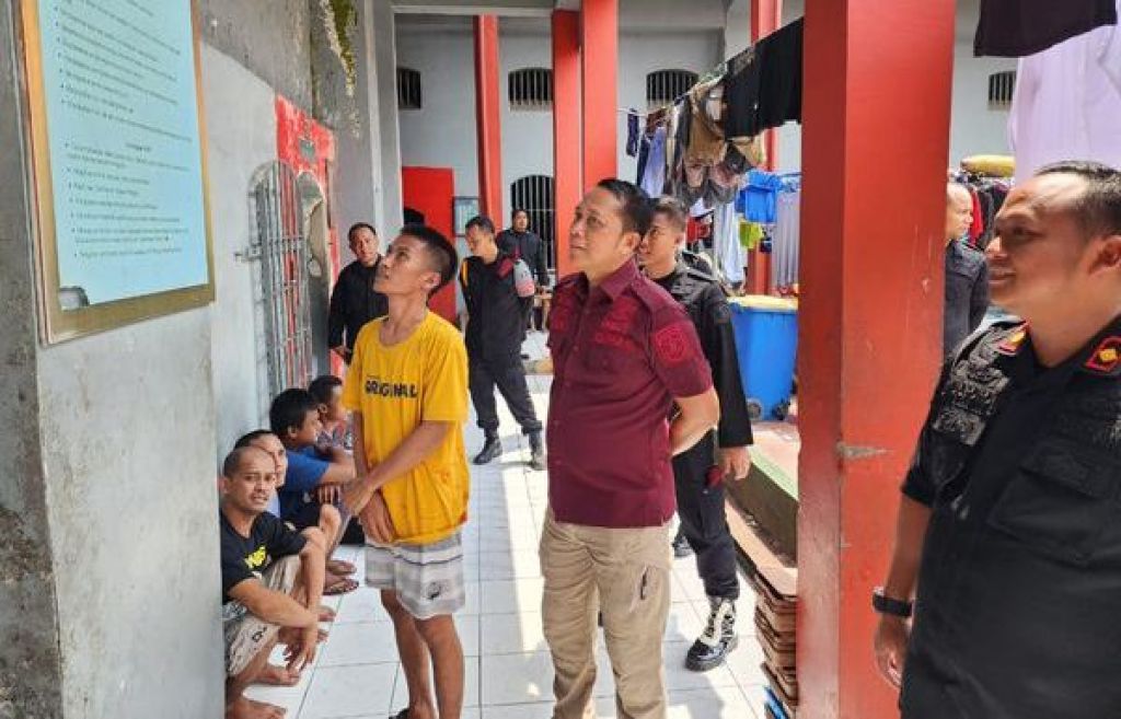 Asep Sutandar melakukan inspeksi mendadak ke dua lapas jajarannya di Korwil Bojonegoro