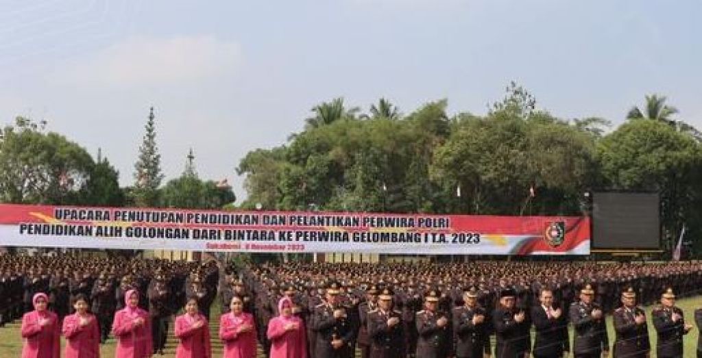Upacara tupdik (penutupan pendidikan) dan pelantikan Perwira Alih Golongan dari Bintara ke Perwira Polri Gelombang I T.A. 2023