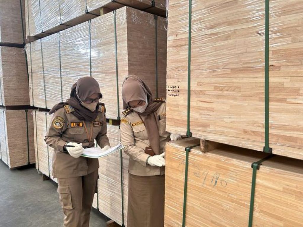 Ekspor Kayu Global: Tiongkok Puncak, Indonesia Peringkat 10 Asia Pasifik