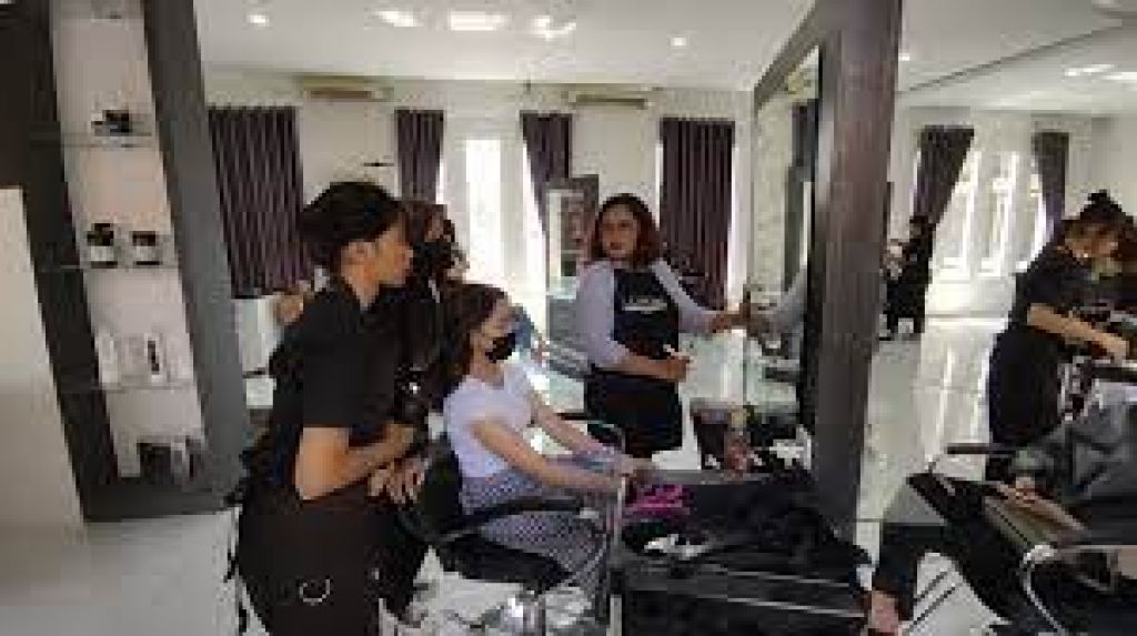 Loreal Hairducation di SMKN 4 Surakarta 