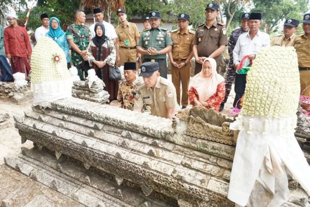 Ziarah makam untuk memperingati Hari Jadi Bangkalan