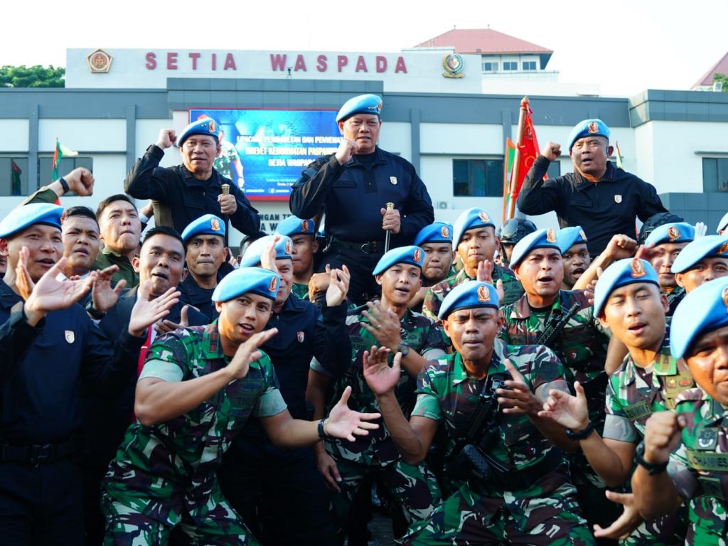 Panglima TNI bersama Paspampres