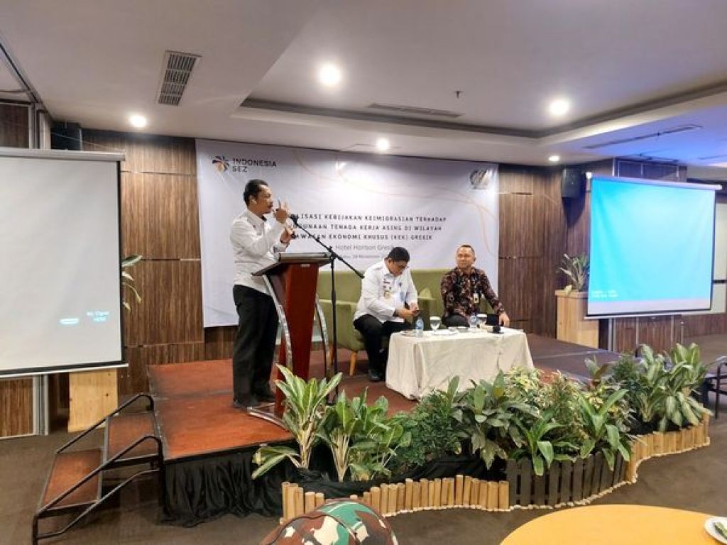 Sosialisasi Kebijakan Keimigrasian terhadap Pengguna Tenaga Kerja Asing di Wilayah KEK Gresik