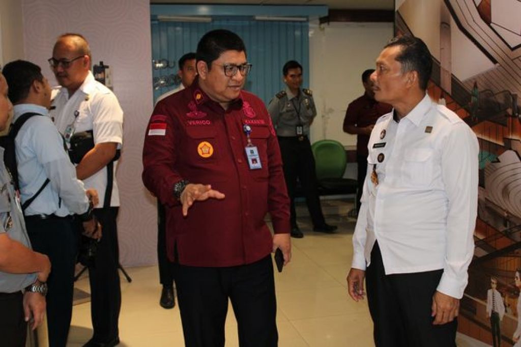 Herdaus melaksanakan monitoring dan evaluasi di dua ULP Kantor Imigrasi Kelas I Tanjung Perak