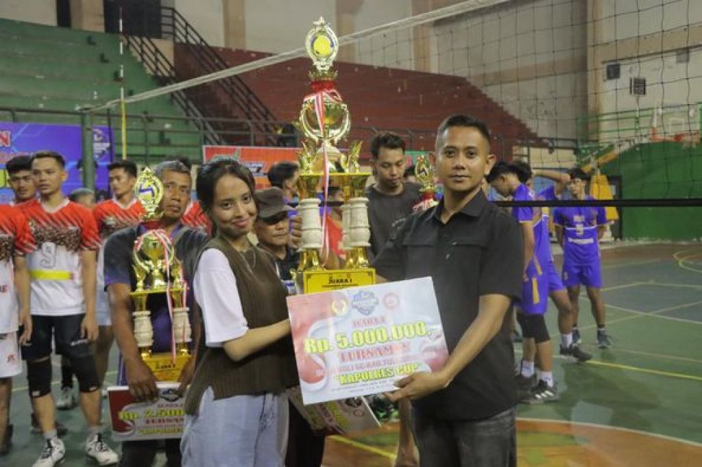 Pemberian penghargaan kepada para pemenang, baik itu trofi atau piala, serta hadiah lainnya