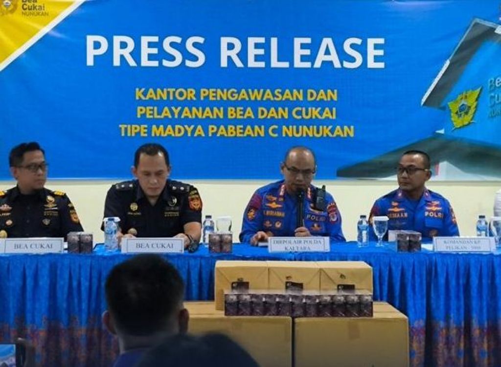 Rilis penyerahan barang bukti jutaan batang rokok ilegal dari Polairud 