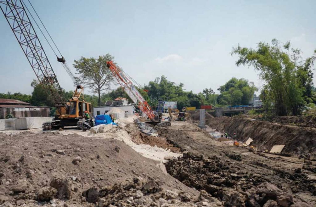 Dugaan Persekongkolan Tender, Pejabat Pemkab Gresik Diperiksa
