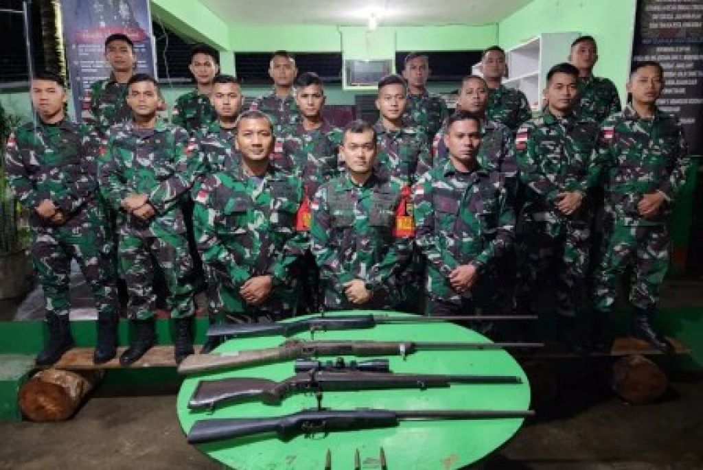 Penyerahan 4 pucuk senjata api jenis Mouser beserta 3 butir munisi Kaliber 7,62 mm